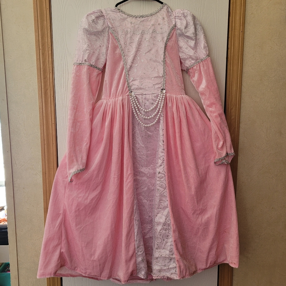 Girls princess costume with cape